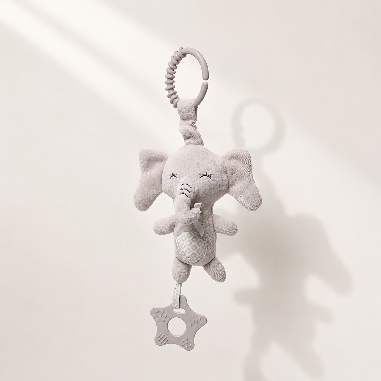 Doudou de dentition à accrocher